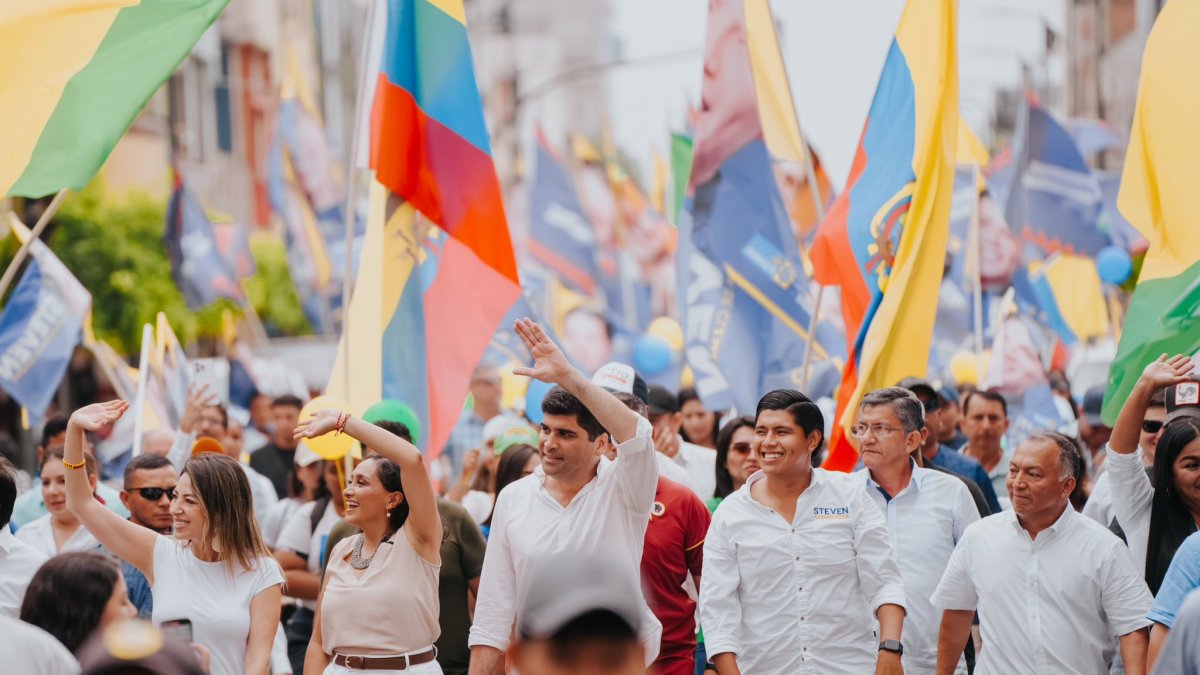 La mayoría de las encuestas ubican a Otto en segunda vuelta.