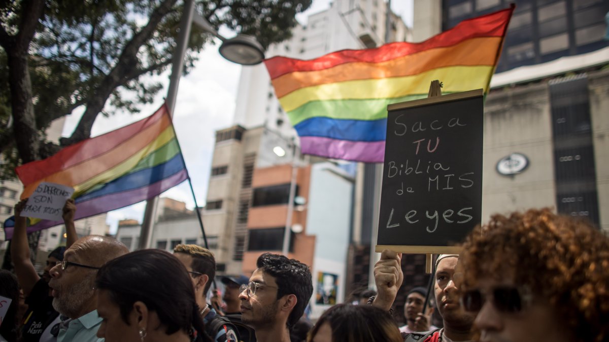 Panorama. Una manifestación de la comunidad LGBTI desarrollada en julio de este año en Caracas (Venezuela).