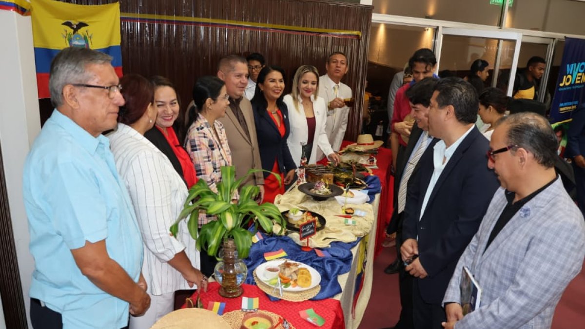 En el evento participaron estudiantes de tres universidades.