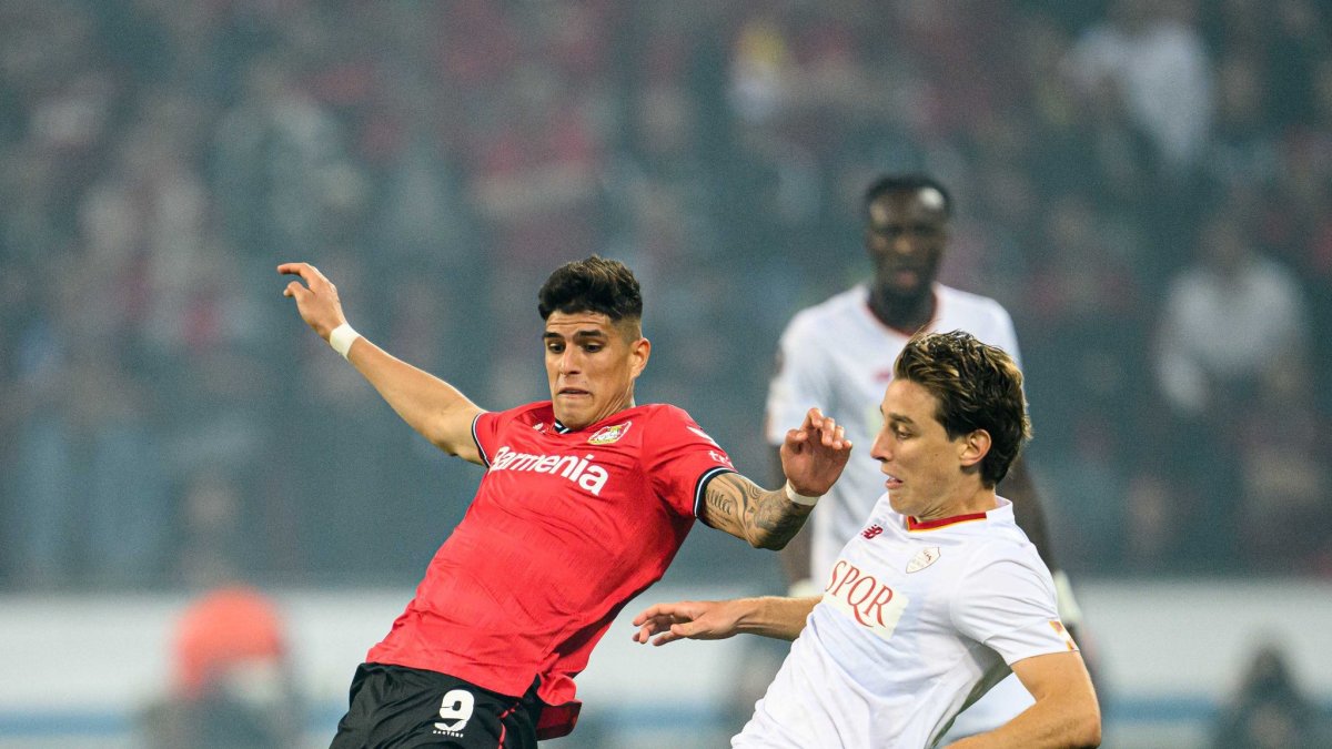 Piero Hincapié (i) será baja por lesión.