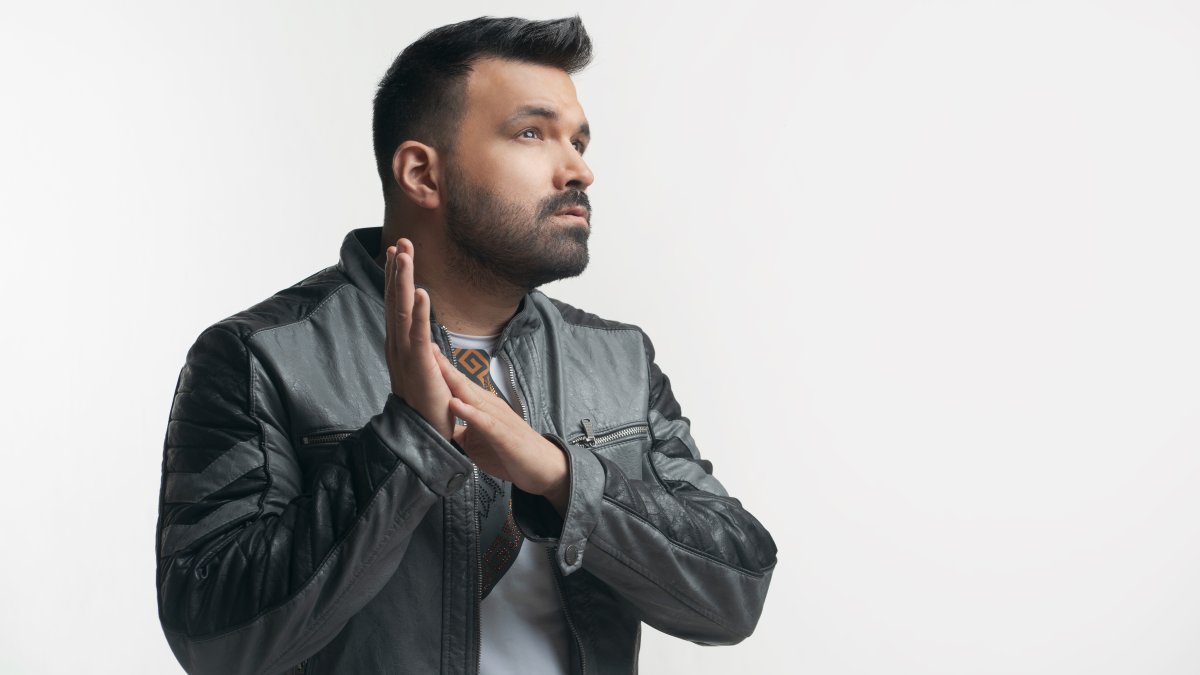 El cantante, quien fue alumno de Don Lawrence, radica actualmente en Nueva Jersey.