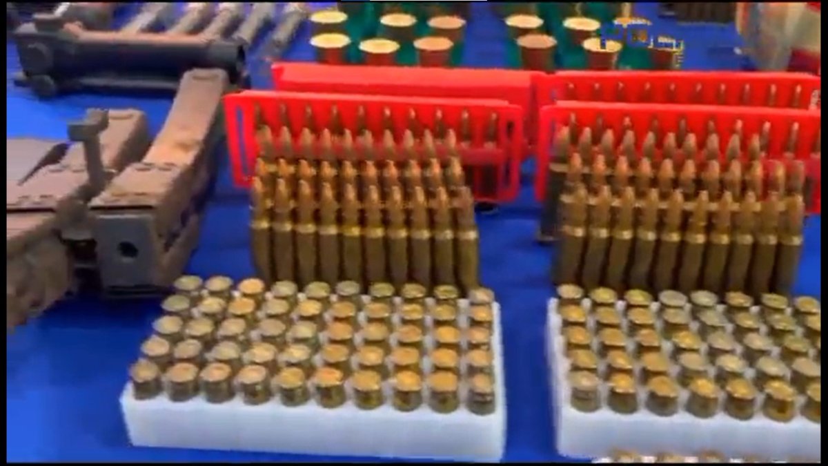 La fuerza pública halló más de 1.500 municiones se encontraron en el lugar.