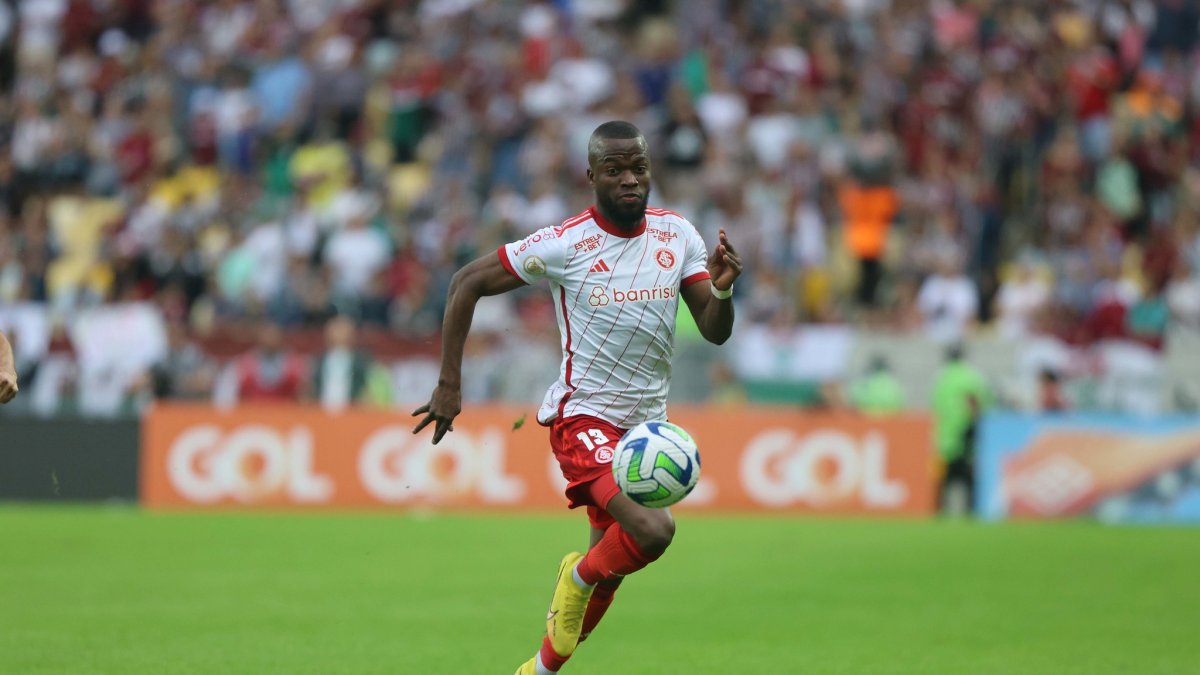 Superman Valencia, fue clave para dejar en el camino a River Plate de Argentina, en octavos de final.