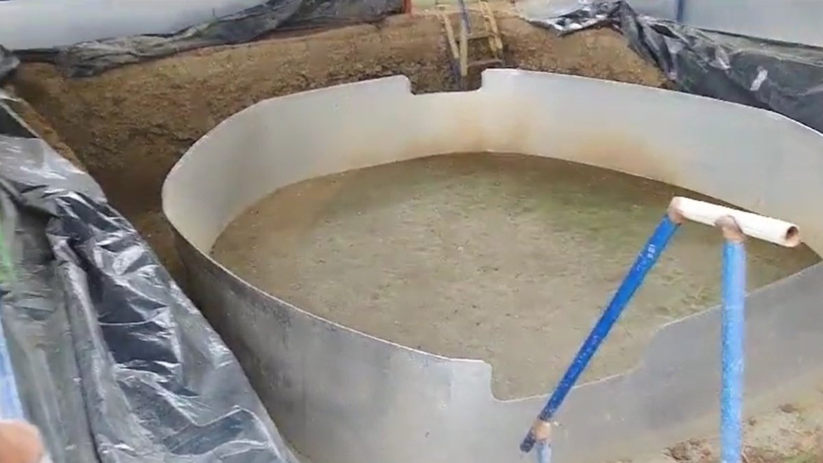 Arena para pelea de gallos dentro de la cárcel Regional 8