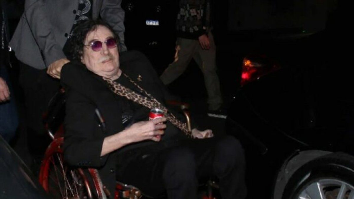 Charly García ha sido hospitalizado en muchas ocasiones. Últimamente presenta un cuadro febril y dificultades para respirar.