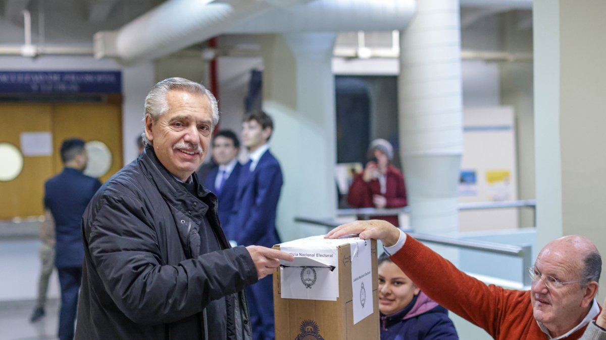 El presidente Alberto Fernández votó en las elecciones primarias de ayer, en Buenos Aires.
