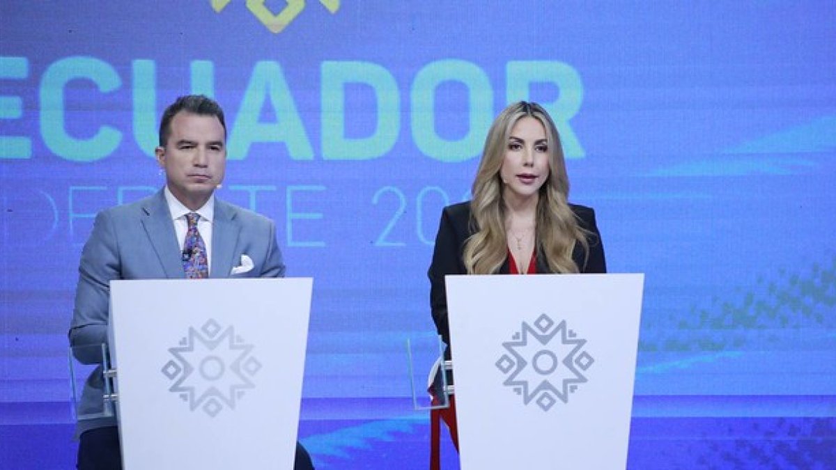 Los moderadores interrumpieron a los candidatos en algunas ocasiones.