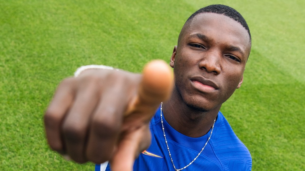 Moisés Caicedo fue presentado oficialmente en el Chelsea de Inglaterra.