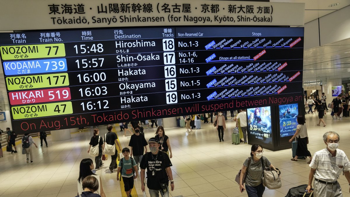 Varios vuelos fueron cancelados por presencia de un Tifón