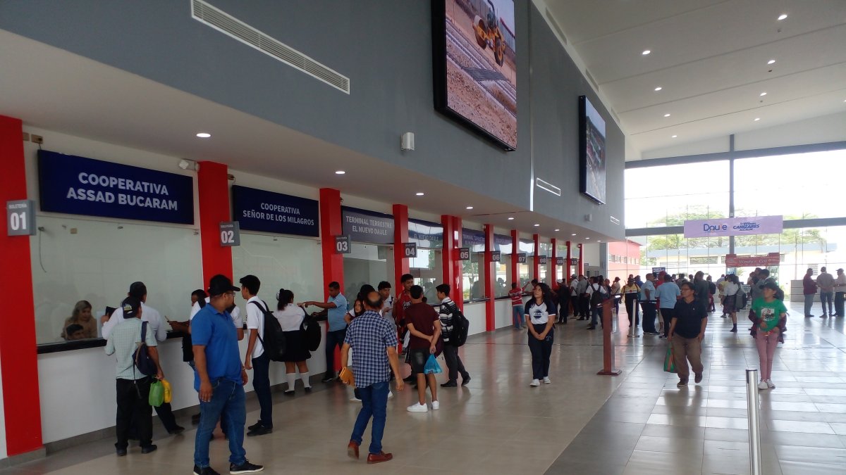 Daule. Desde ayer comenzó a funcionar esta terminal, en el norte.