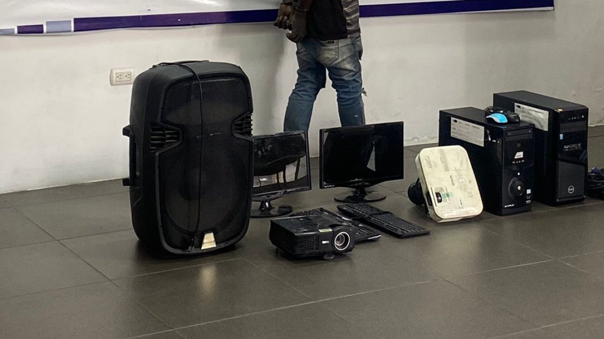 Hecho. Los objetos fueron presentados por la Policía.