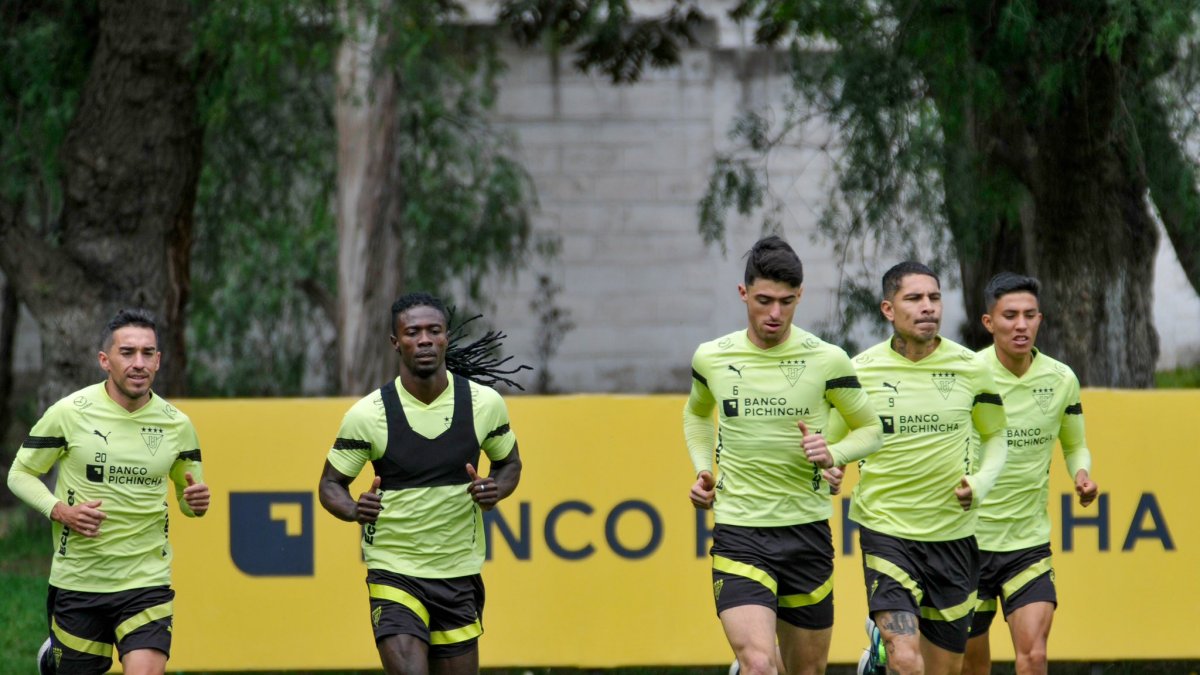 El plantel dirigido por Luis Zubeldía deberá enfrentar primero a El Nacional por LigaPro.