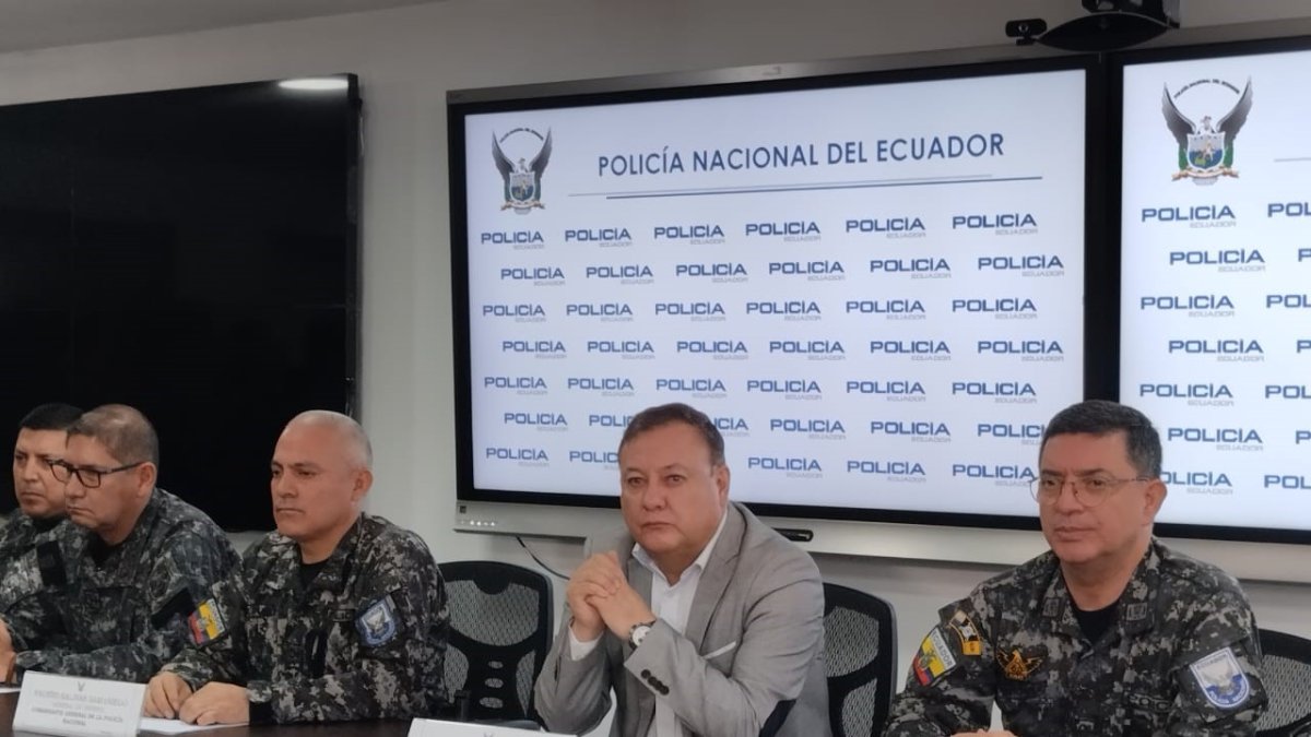 Informe. El domingo pasado, el comandante Fausto Salinas y el ministro Juan Zapata informaron avances del caso Villavicencio.