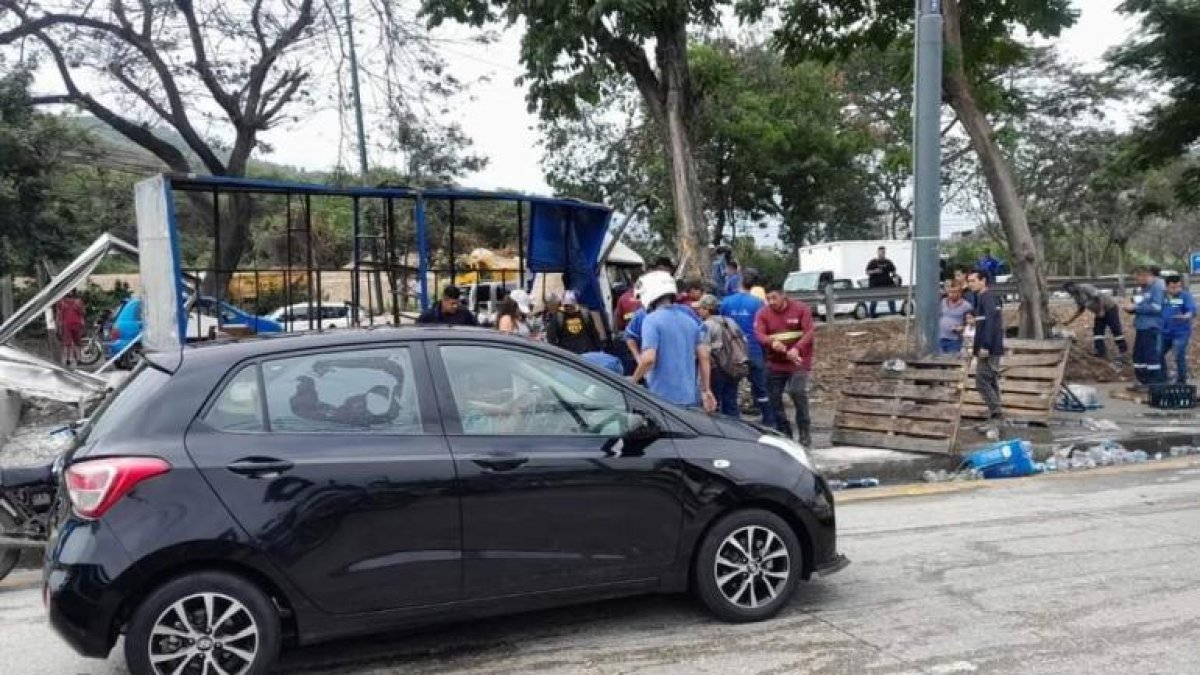 A través de redes sociales reportaron el siniestro vial.