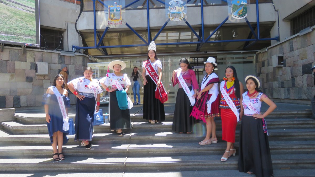 Riobamba. El grupo de representantes de los pueblos originarios que pudo arribar hasta esta capital andina.