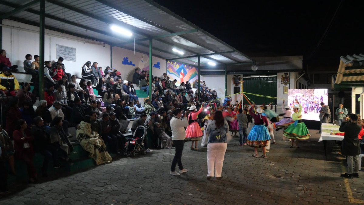 Documental. ‘Somos comuna’ se estrenó en la casa comunal de Santa Clara de San Millán, en medio de un programa para la comunidad. Luego tuvo una función en el Palacio de la Circasiana.