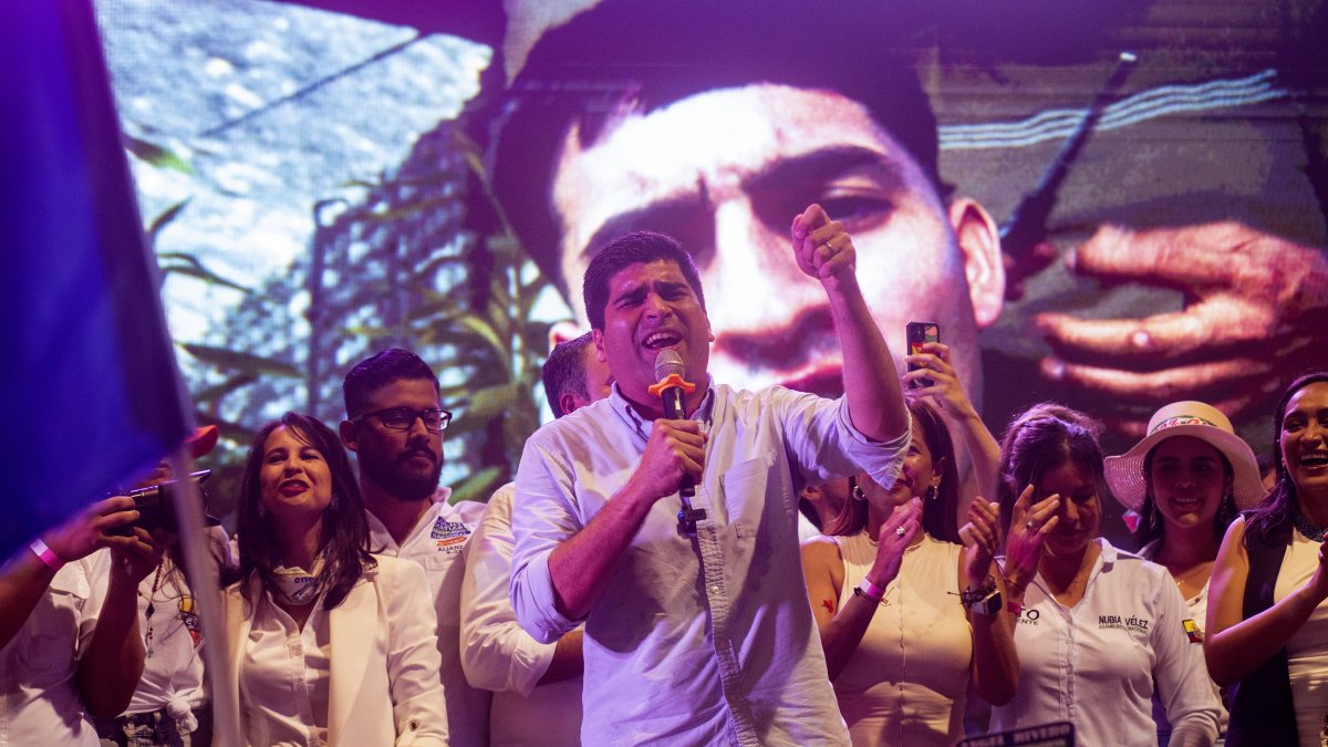 El candidato presidencial Otto Sonnenholzner cerró su campaña electoral en Guayaquil