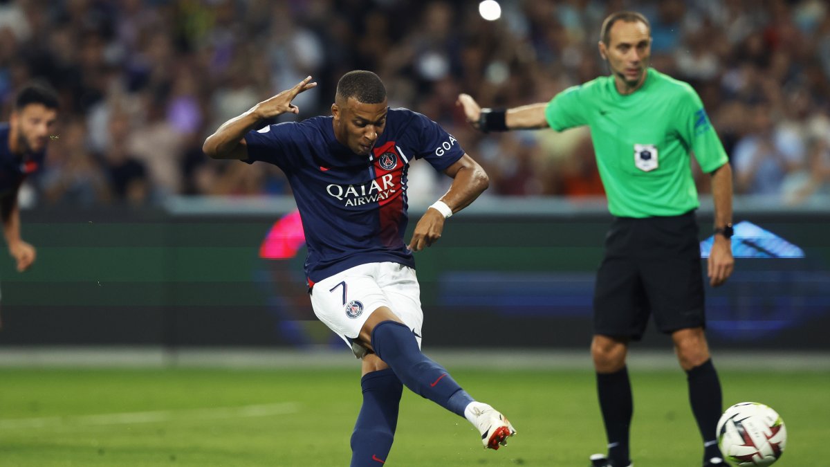 Mbappé en el momento exacto cuando puso la ventaja momentánea.