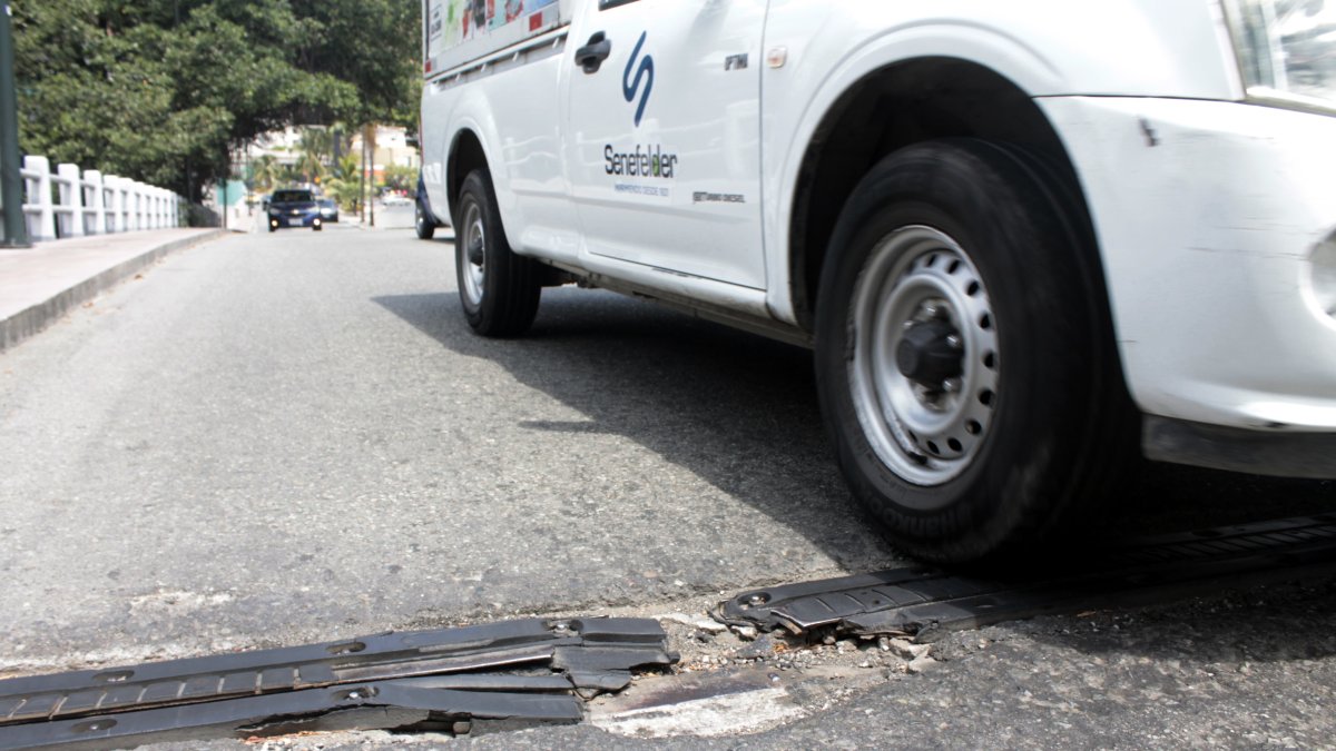 Los conductores están hartos de estos socavones.