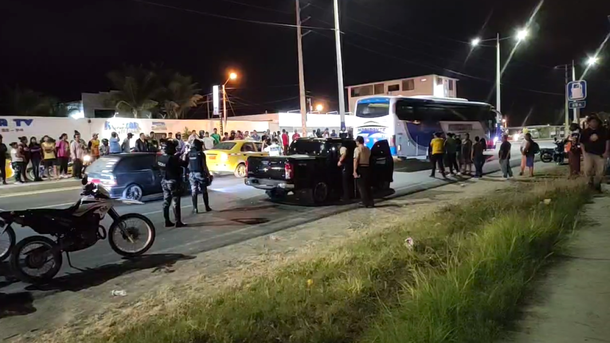 La camioneta donde viajaba la autoridad fue detenida por los policias