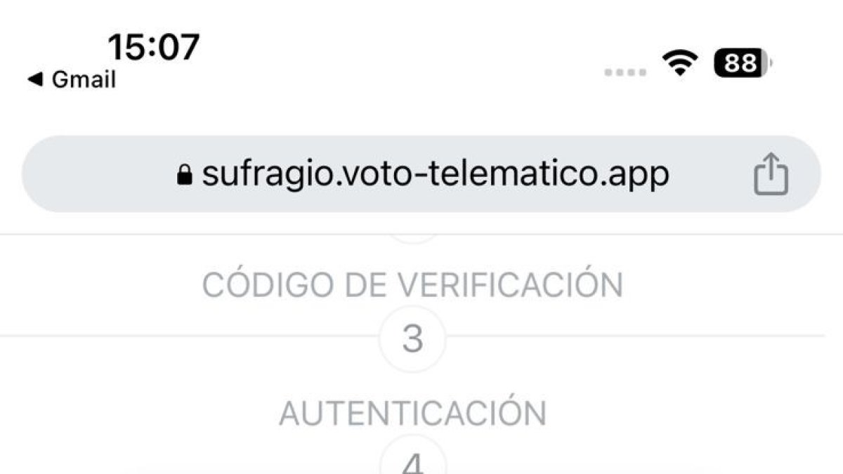 Queja. Ecuatorianos que se inscribieron para votar telemáticamente reportaron problemas