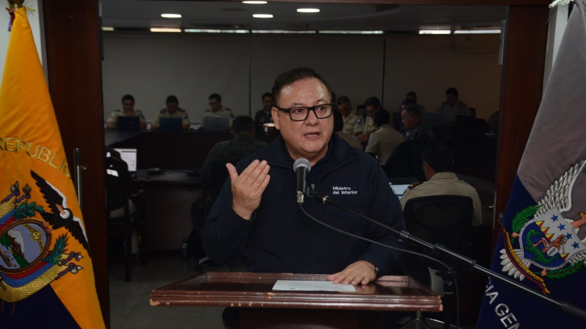 El ministro del Interior Juan Zapata dice que la jornada electoral se ha registrado hasta el momento sin novedades