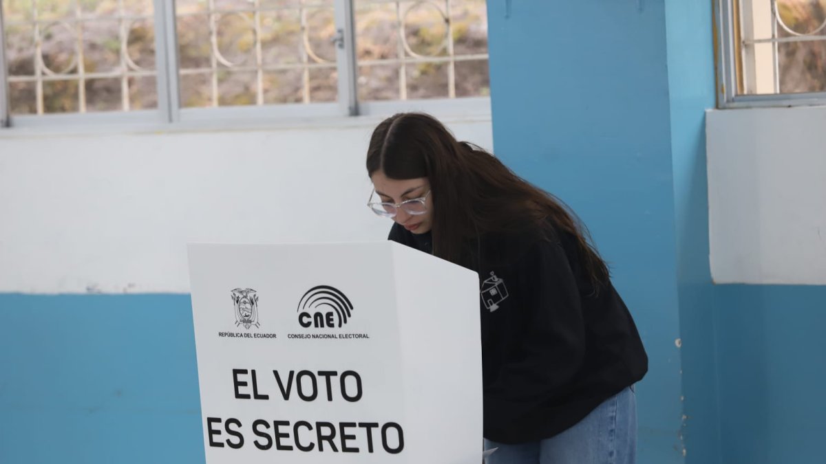 Los ecuatorianos deberán regresar a las urnas en menos de dos meses