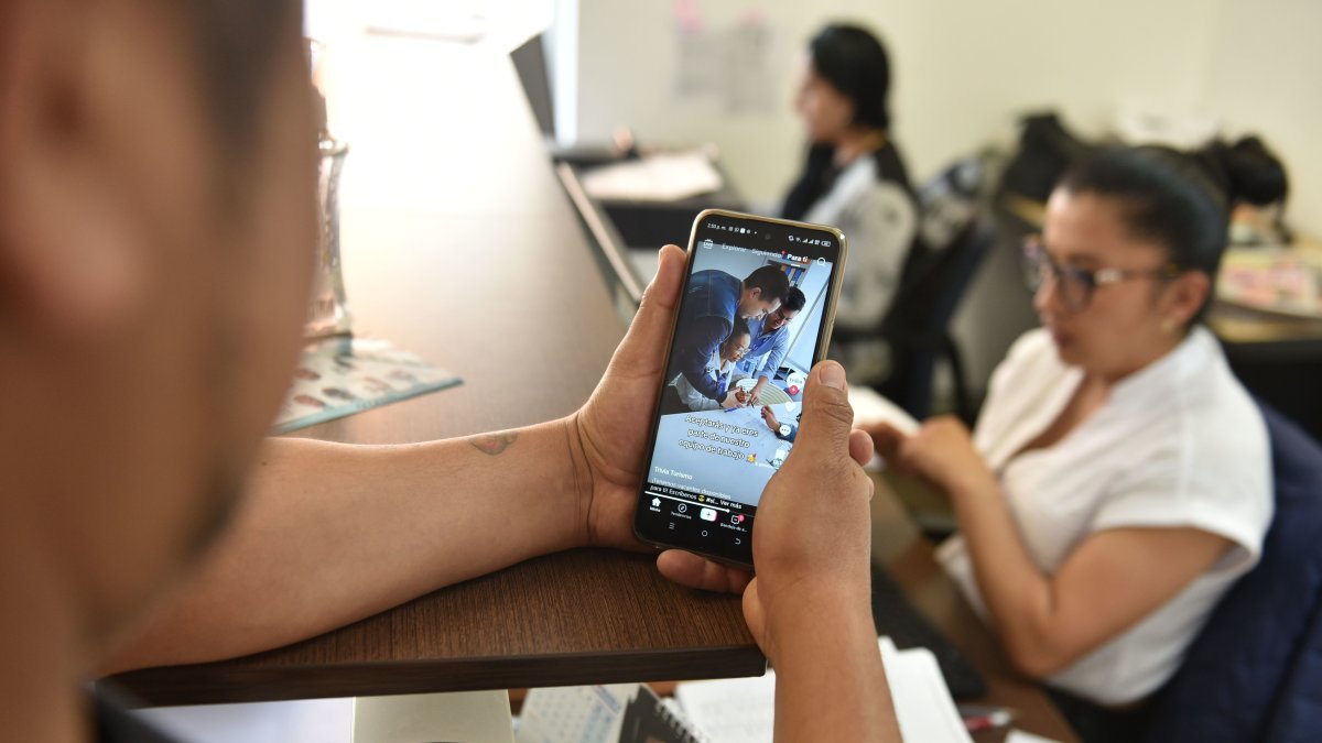 Estrategia. Las empresas ven en las redes una oportunidad para captar nuevo talentos jóvenes.