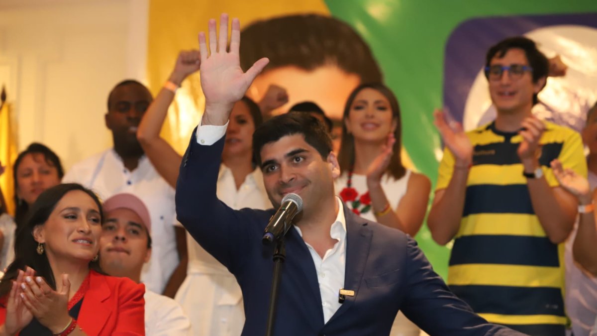 El candidato felicitó a quienes llegaron a segunda vuelta.