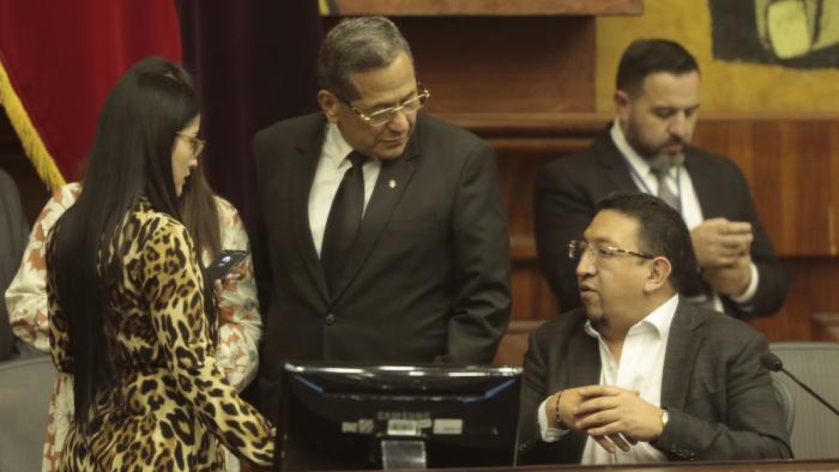 Los exlegisladores Luis Almeida y Virgilio Saquicela no retornarán a la Asamblea.