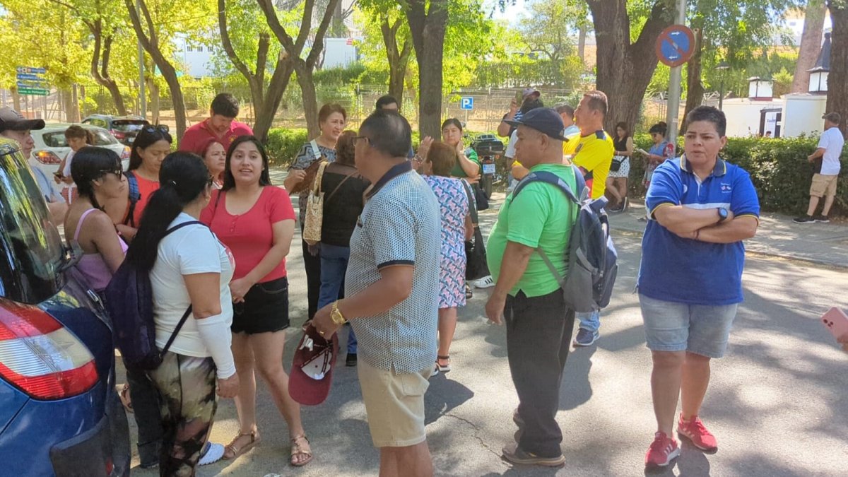 Decenas de migrantes residentes en España y otros países evidenciaron problemas a través de redes sociales