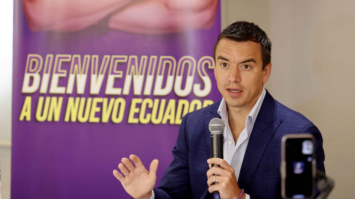 Daniel Noboa, candidato presidencial de Ecuador, participa en una rueda de prensa para medios internacionales