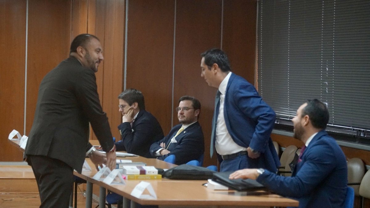 Diligencia. Defensores de los procesados durante una de las audiencias del caso.