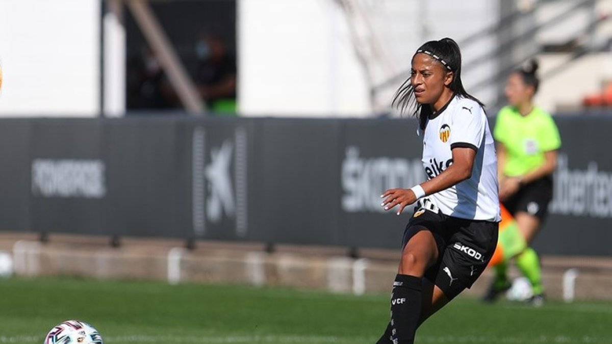 El año pasado la ecuatoriana Kerly Real renovó por dos años más con el Valencia de España.