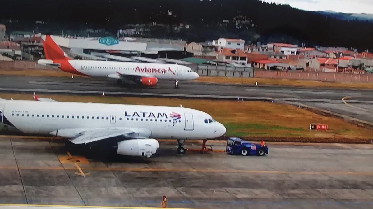 Referencial. Dos aeronaves: Una de Avianca y otra de Latam.