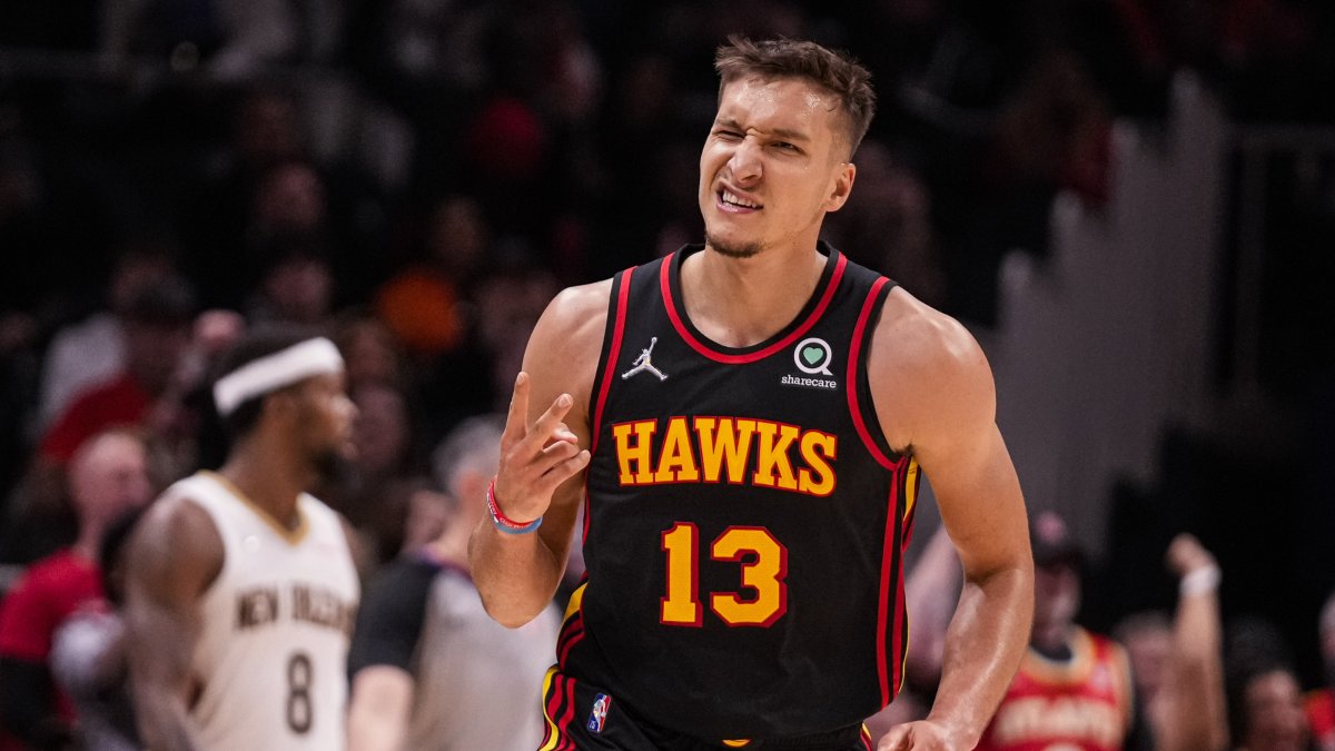 El serbio Bogdan Bogdanovic, de 31 años, juega en los Hawks de Atlanta.