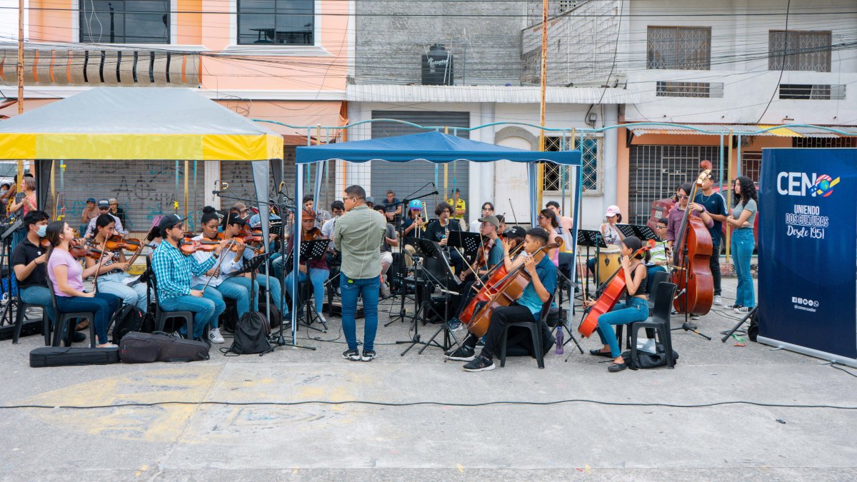 Una de las presentaciones reciente de la Sinfónica Juvenil José Joaquín de Olmedo en la ciudadela El Recreo (Durán).