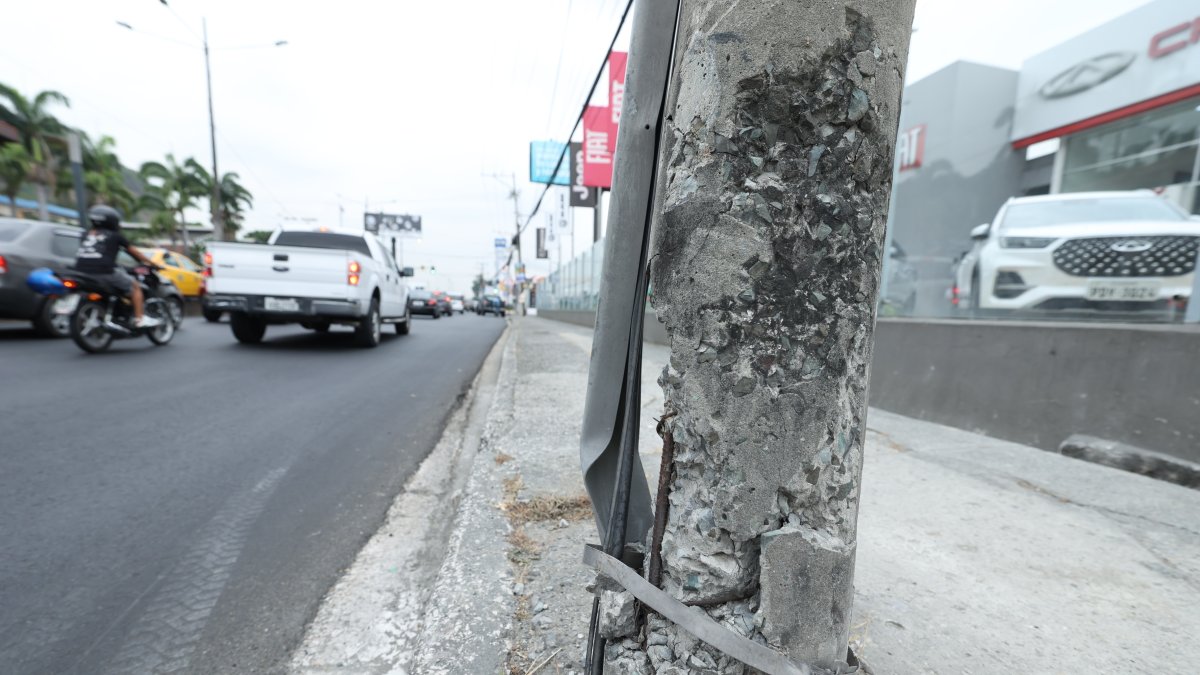 La estructura en mal estado se encuentran en el kilómetro 2,5 de la avenida Carlos Julio Arosemena.