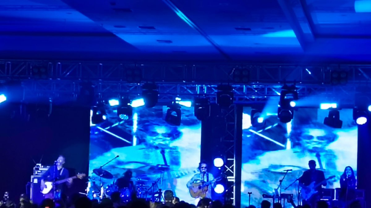 La agrupación logró conmover a los guayaquileños que se dieron cita en el Centro de Convenciones.