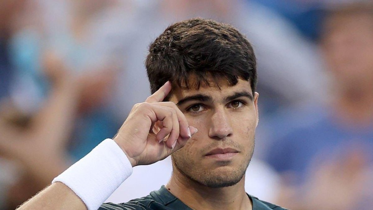 Carlos no descansó ni en Noche Buena, sino que trabajó duro para intentar ganar a Novak Djokovic mañana en Arabia Saudí.