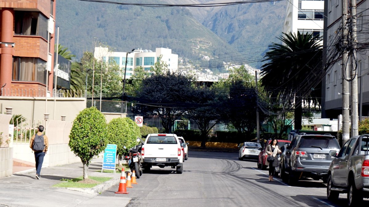 Norte. En la Diego de Almagro, donde ocurrió el robo, los guardias de seguridad observan constantes asaltos.