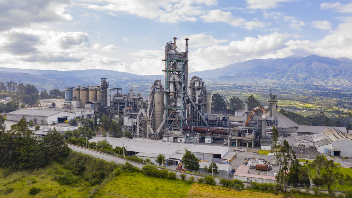 Industria. Planta de Unacem Ecuador que está ubicada en Imbabura.