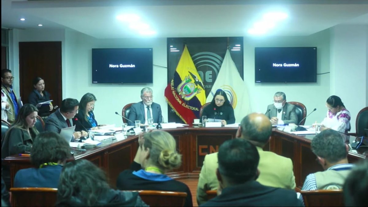 En la audiencia de escrutinio, la consejera Elena Nájera tuvo un roce con Enrique Pita.