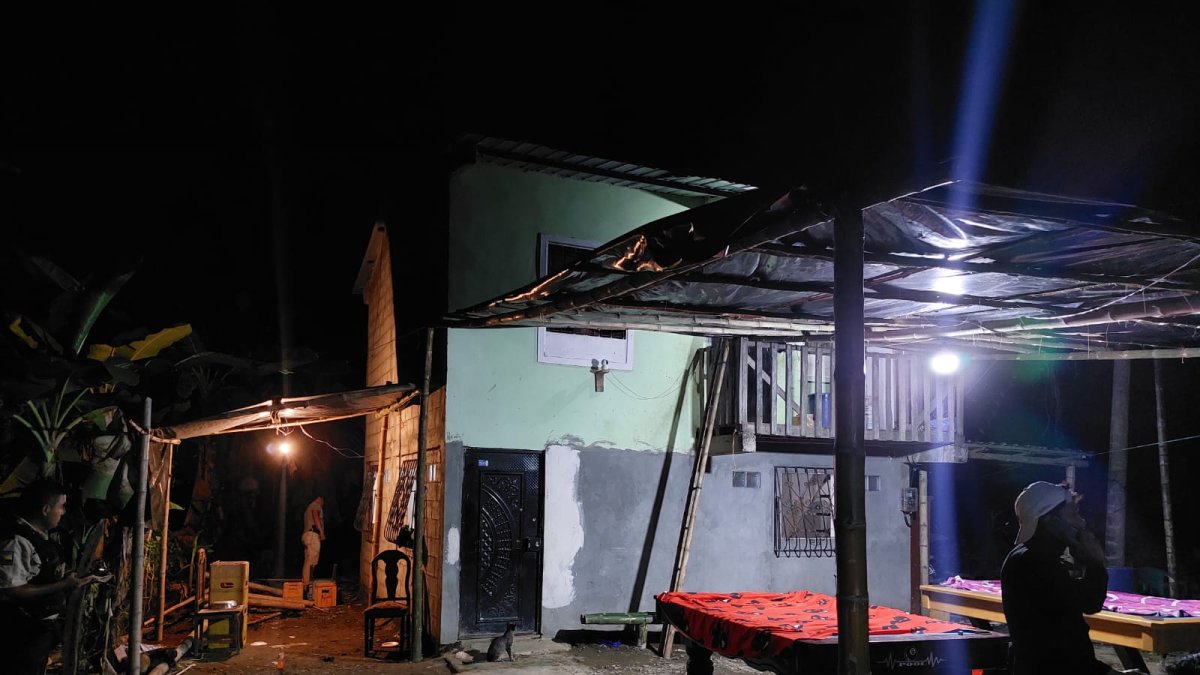 En el inmueble se encerró el sujeto y por una ventana lo acribillaron.