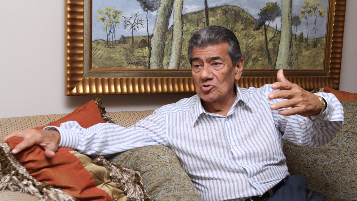 Carlos Falquez Batallas, exalcalde de Machala, fallece a los 81 años.