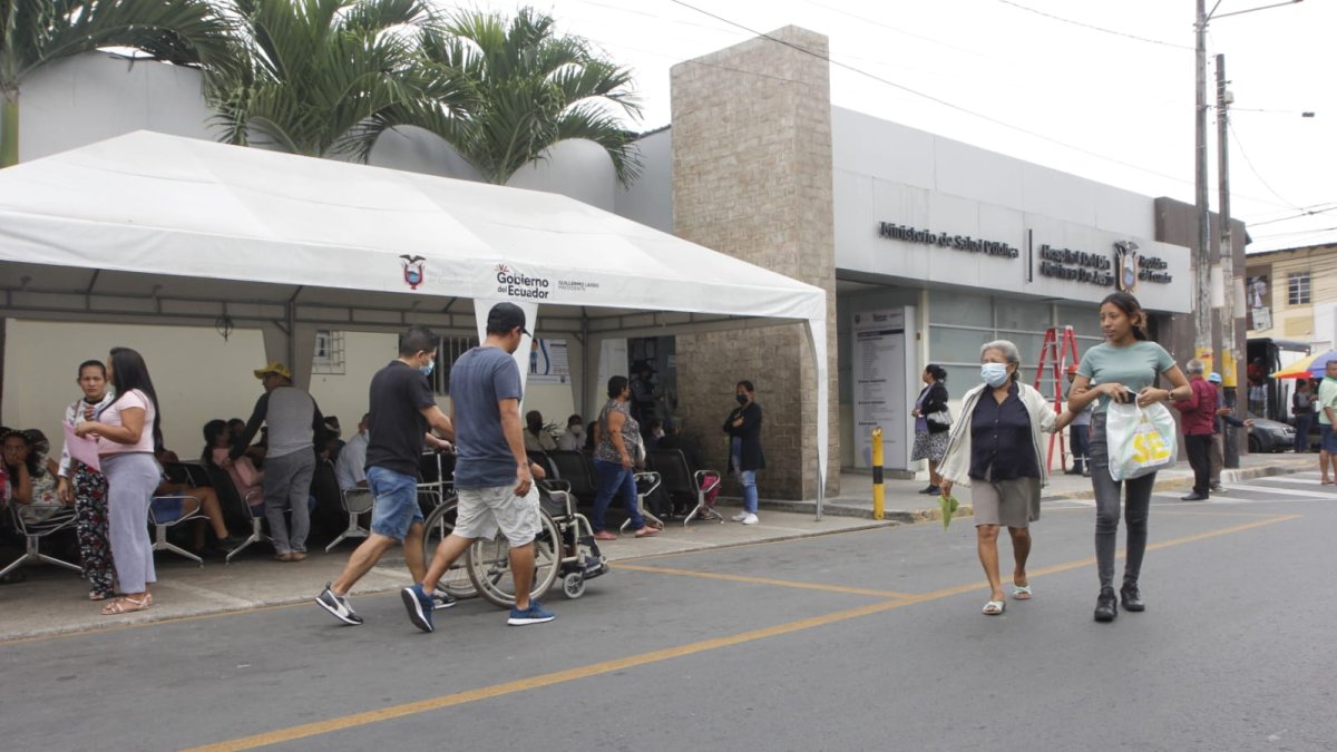 Frente a la Maternidad del Guasmo en las calles 27 y Rosendo Avilés, un equipo periodístico fue víctima de un asalto