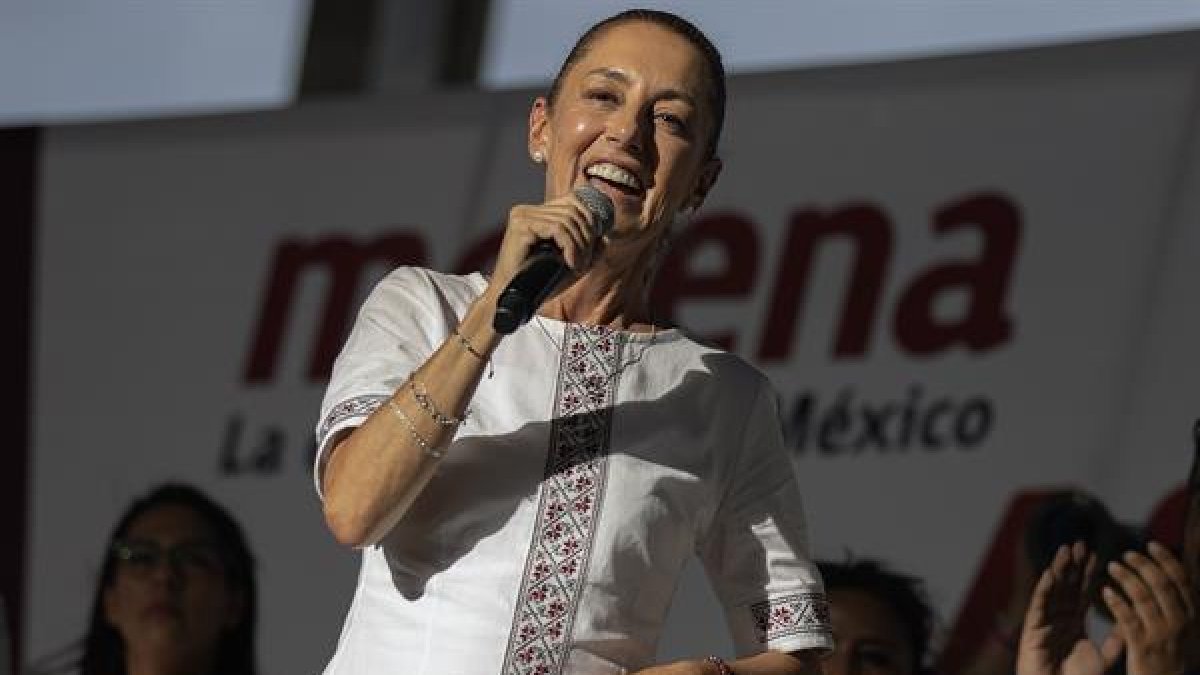 La aspirante a la candidatura presidencial del oficialismo Movimiento de Regeneración Nacional (MORENA), Claudia Sheinbaum