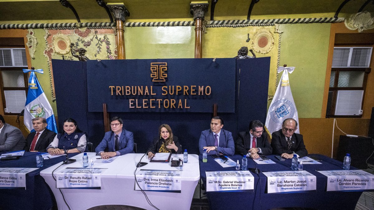 Los magistrados del Tribunal Supremo Electoral de Guatemala fueron registrados este lunes 28 de agosto, durante una conferencia de prensa, en Ciudad de Guatemala.