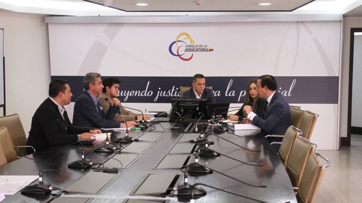 Judicatura. Wilman Terán (centro) y los vocales Maribel Barreno y Xavier Muñoz (derecha) son investigados.