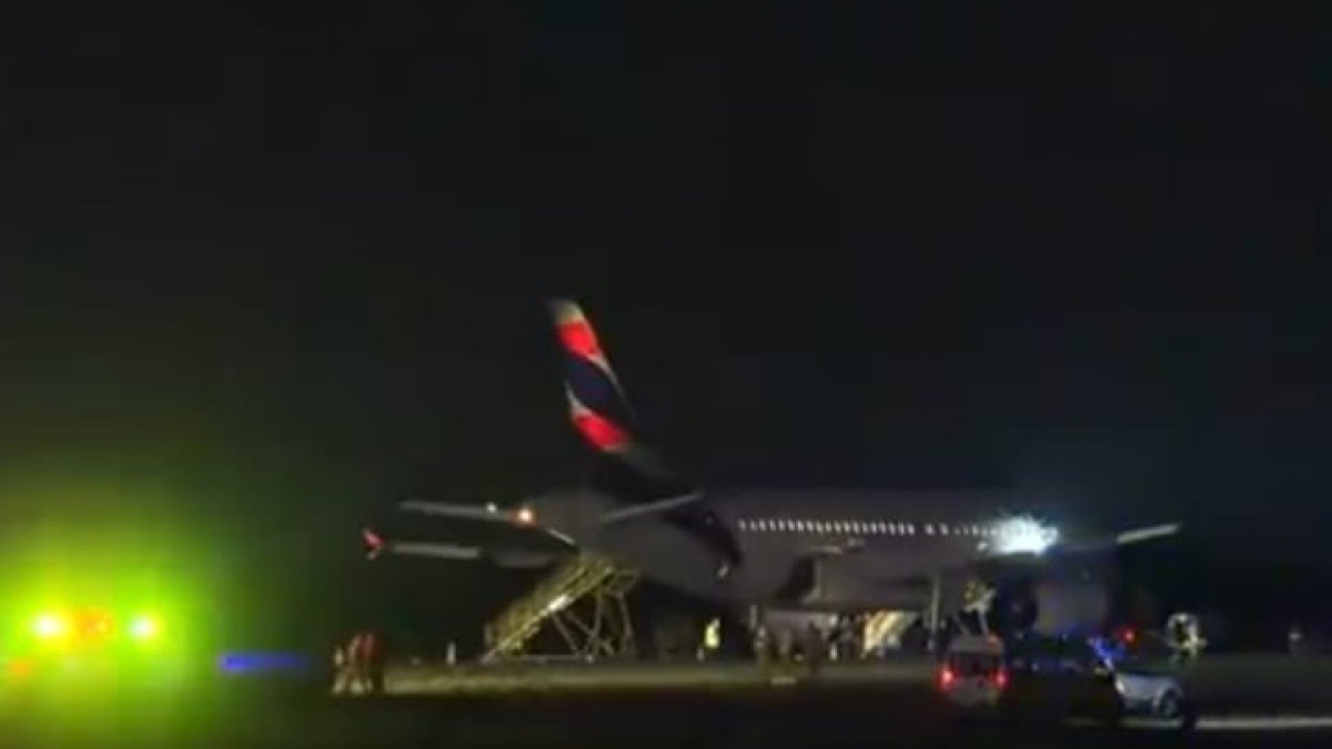 Se encendieron las alarmas en el Aeropuerto de Santiago, tras una amenaza de bomba en un avión procedente de Ecuador